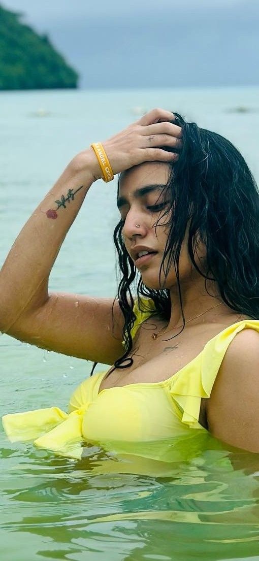 Priya Prakash Varrier Hot Pics