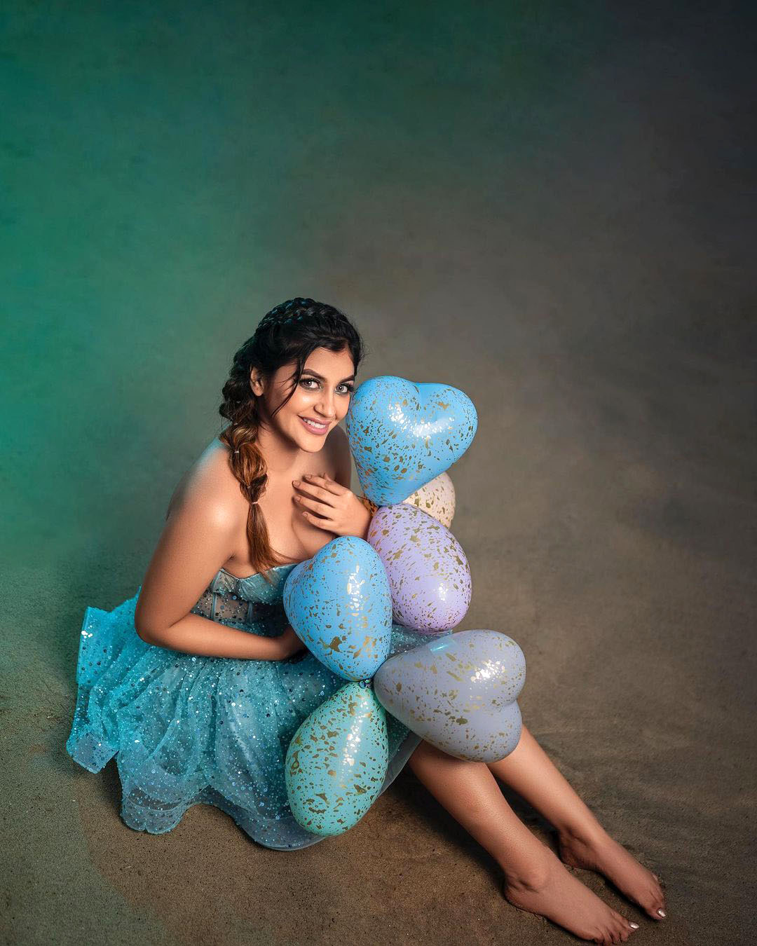 Yashika Aannand Hot Pics