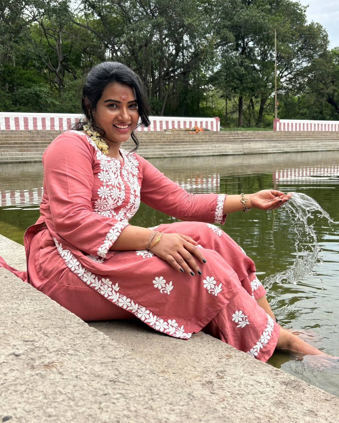 Dhivya Duraisamy Hot Pics