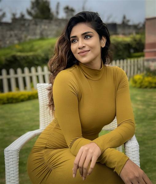 Indhuja Ravichandran Hot Pics